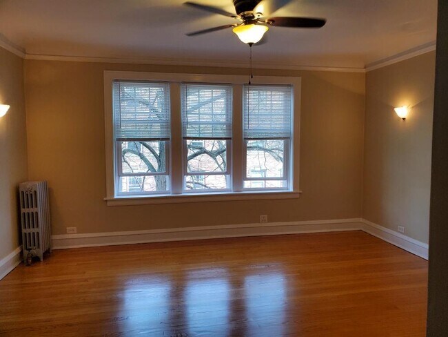 Foto del edificio - 804 Elmwood Ave