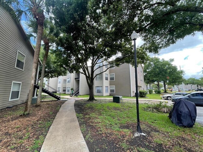 Foto del edificio - 4708 Walden Cir