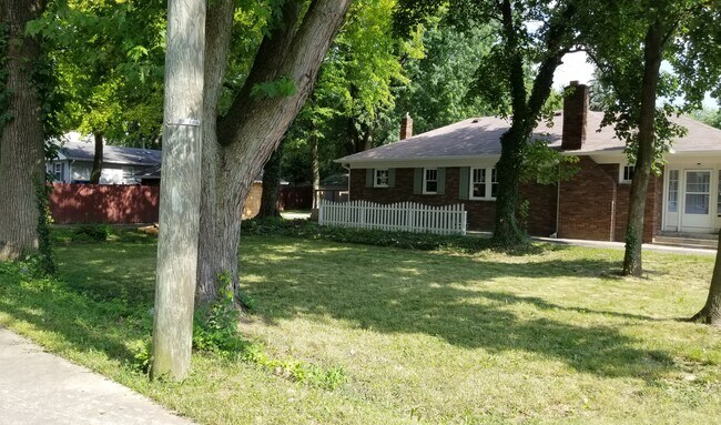 Foto del edificio - 5721 N Keystone Ave