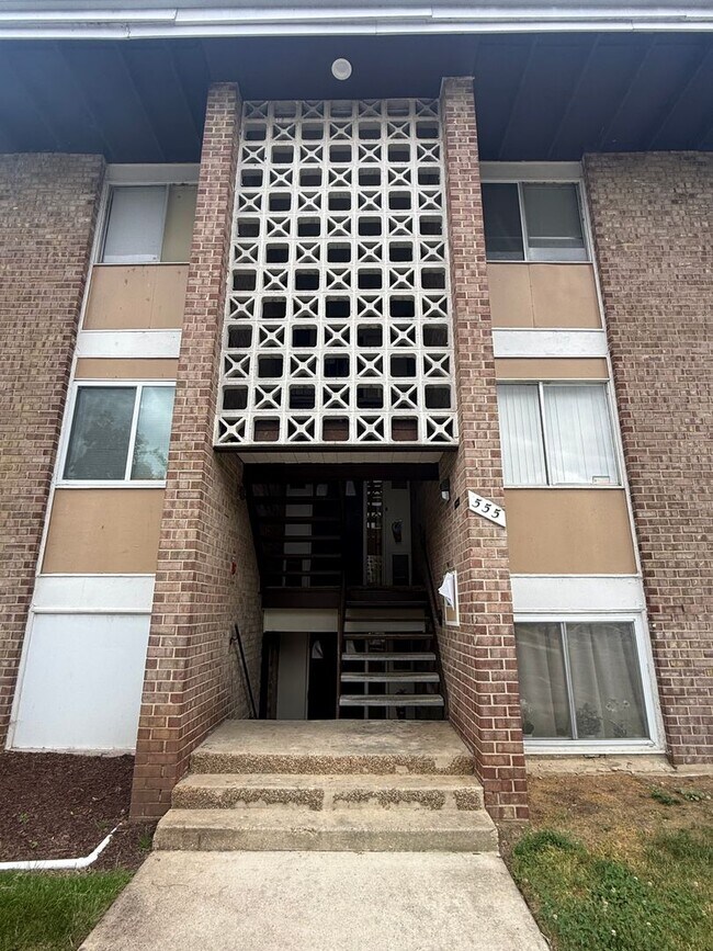 Foto del edificio - 554 Wilson Bridge Dr