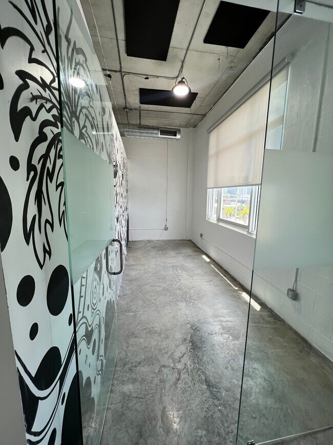 Foto del edificio - 250 NW 23rd St