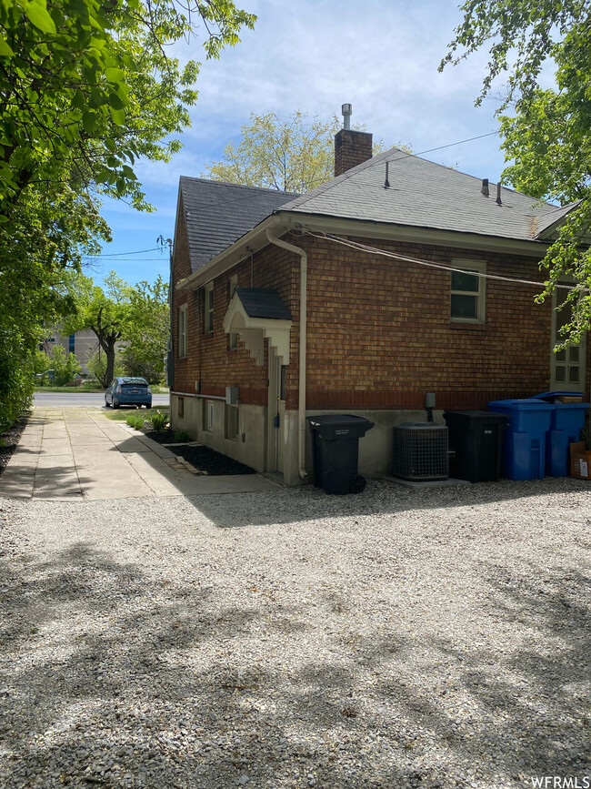 Building Photo - 129 W 200 N