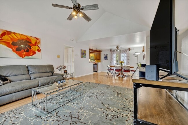 3 bedroom/2 bathroom Home - 3 bedroom/2 bathroom Home