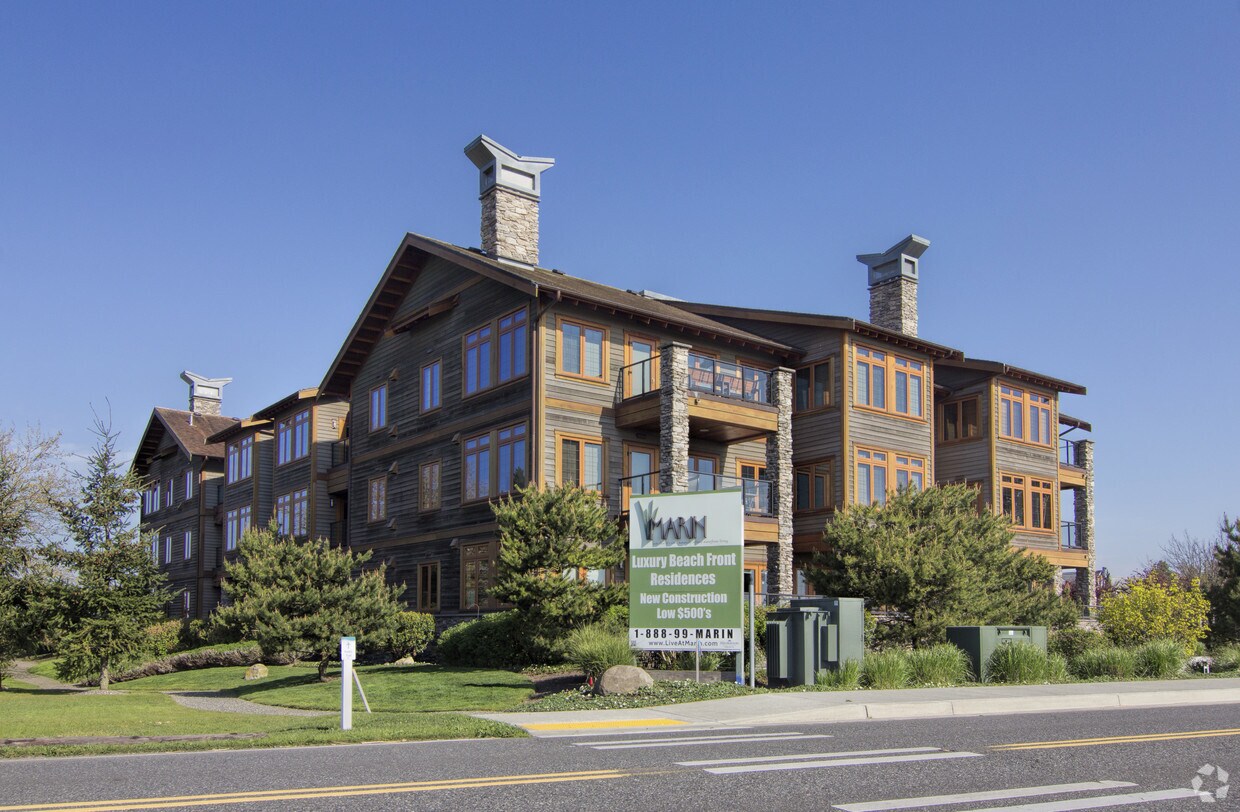 Building Photo - 9525 Semiahmoo Pky