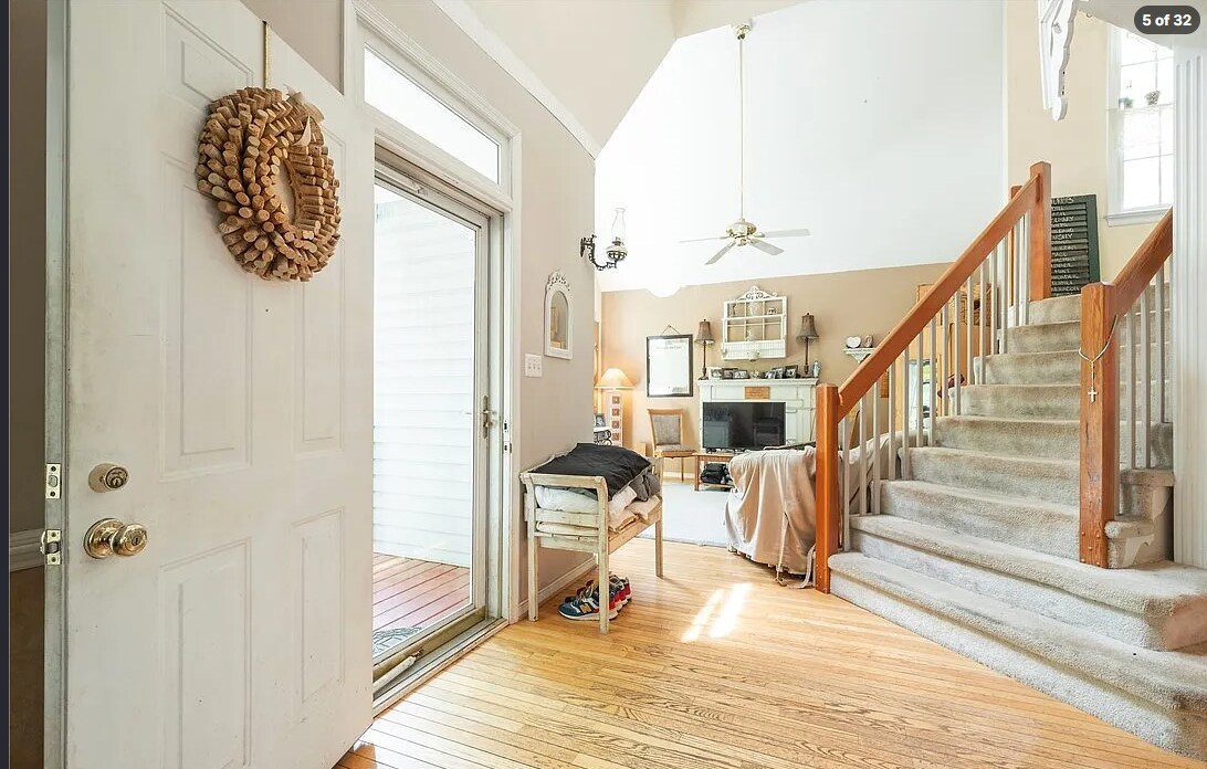 Foto del edificio - 8531 Hillcreek Dr