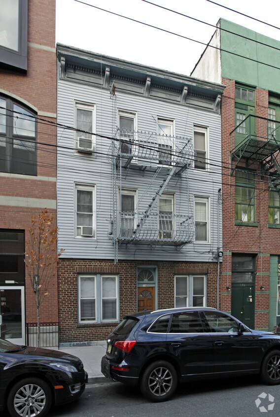 Building Photo - 198 Morgan St