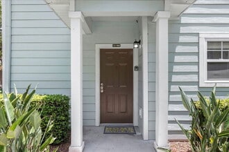 Building Photo - 5350 Diplomat Ct