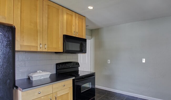 Building Photo - 21 Montello St Ext