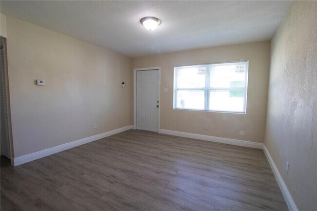 Foto del edificio - 429 NW 9th Ave