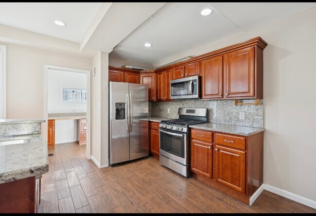 Foto del edificio - 3343 Ravenwood Ave