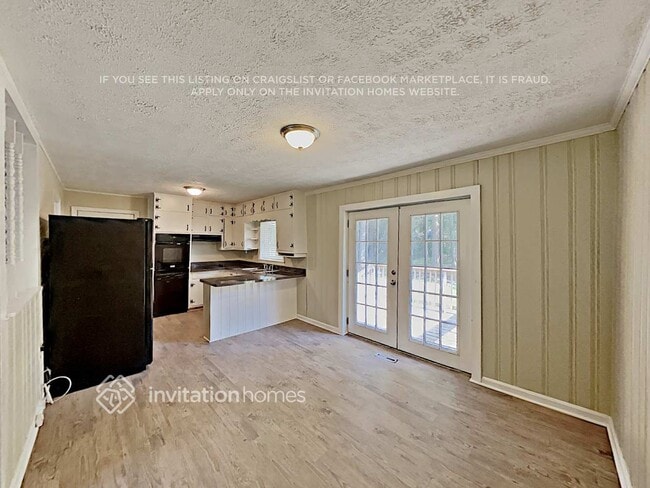 Building Photo - 759 Birchwood Ln SW