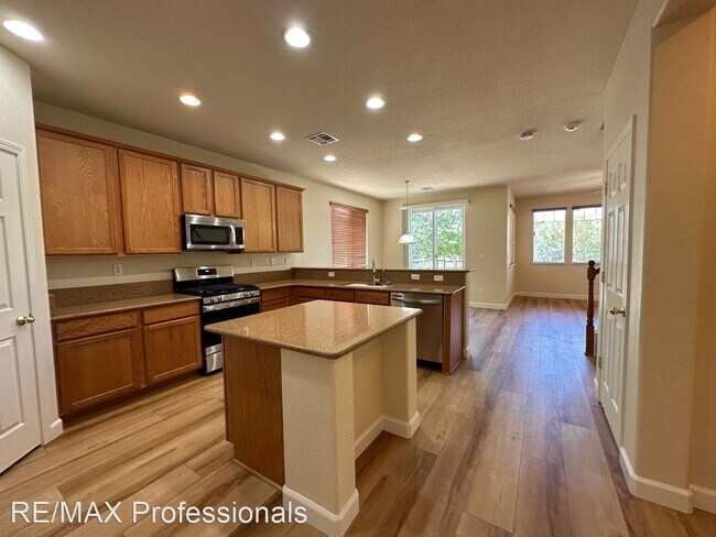 Building Photo - 4 br, 2.5 bath House - 6969 Jermann Court