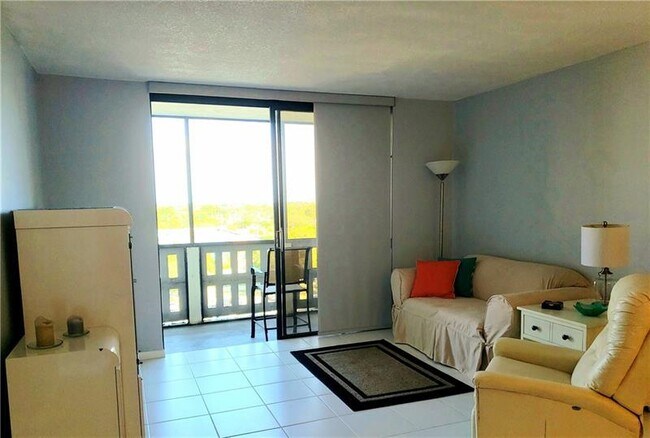 Foto del edificio - 919 Hillcrest Dr