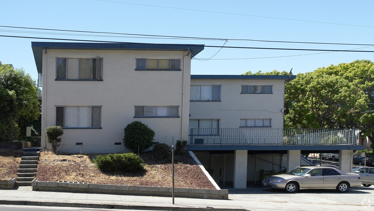 Foto del edificio - 692-698 Spruce St