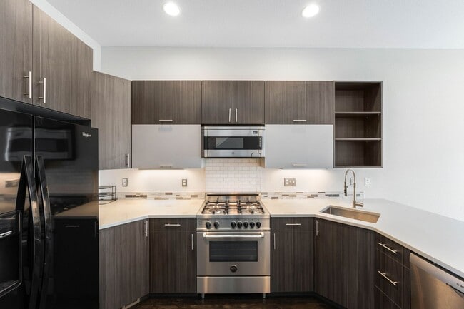 Building Photo - Modern 2BD, 2BA LoHi Townhome with Rooftop...