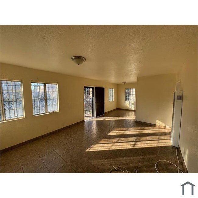 Photo - 1939 W 35th St Apartment