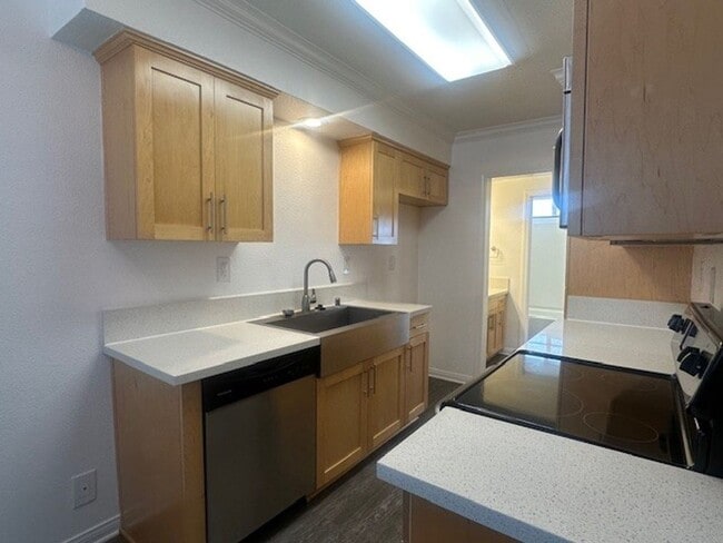 Interior Photo - Four Seasons Apartments