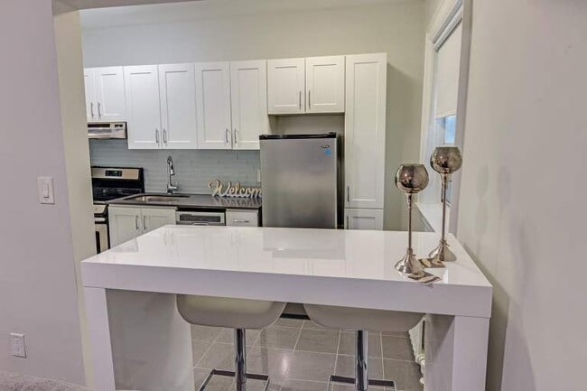 Photo - 320-342 Avenue Road Apartments