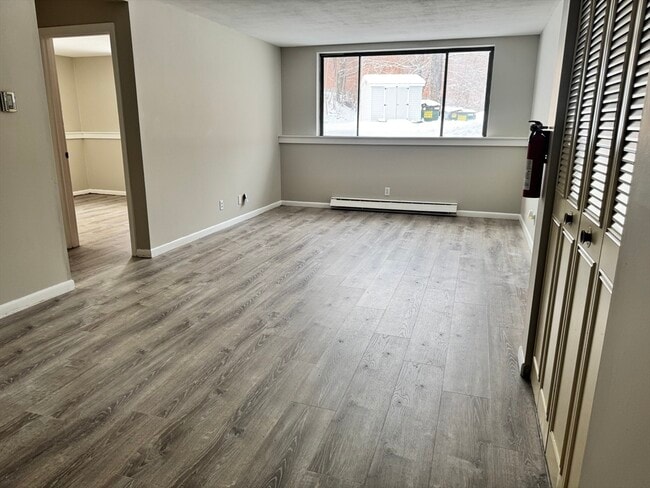 Building Photo - 320 Elm St