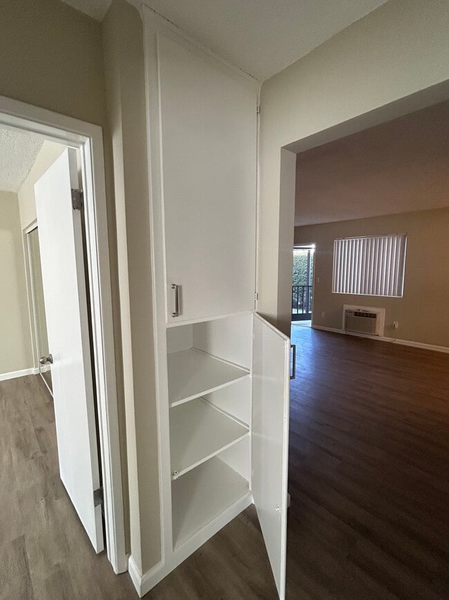 Foto del edificio - 1164 W Duarte Rd