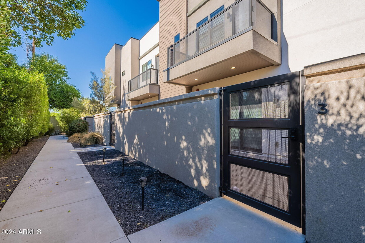Foto principal - 2645 E Osborn Rd