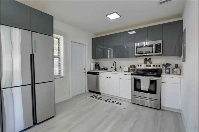 Foto del edificio - 2127 SW 19th Ter