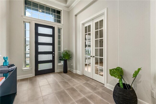 Building Photo - 158 Clement Dr