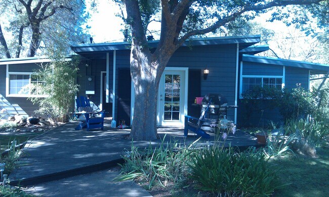 Building Photo - 4660 Salmon Falls Rd