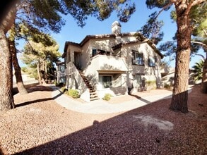 Building Photo - 4955 S Lindell Rd