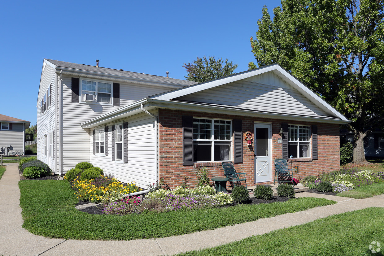 Primary Photo - Brookfield Townhomes