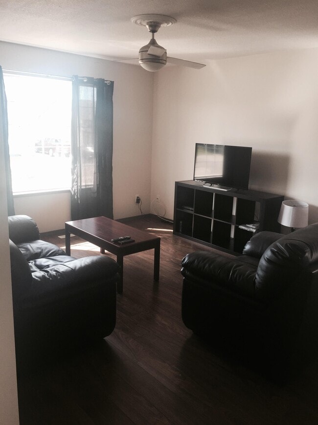 Photo du bâtiment - 8213 114 St