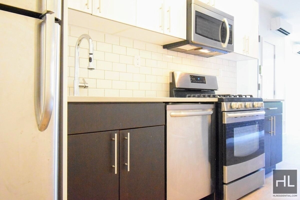 Primary Photo - CARROLL GARDENS - LUXURY ONE BEDROOM