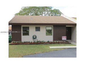 Building Photo - 5112 SW 138th Ave Cir