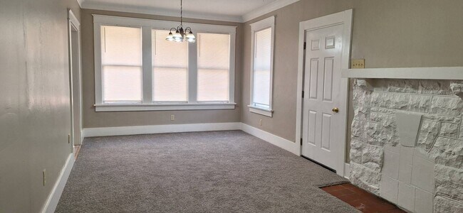 Building Photo - Newly Renovated Home | Vollintine-Evergreen Area -1st Month's Rent Free