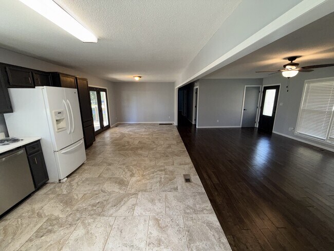 Building Photo - 144 Cecilianna Dr