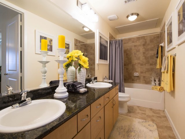 Foto principal - 13203 Briar Forest Dr