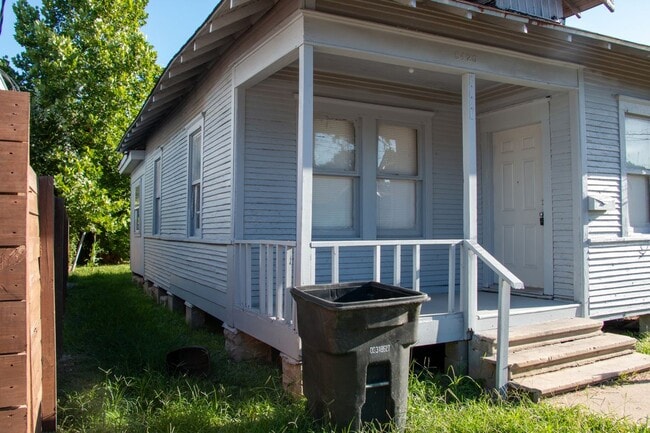 Building Photo - 5420 San Jose St
