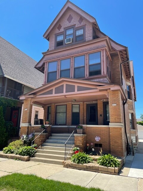 Building Photo - 1513 N Astor St
