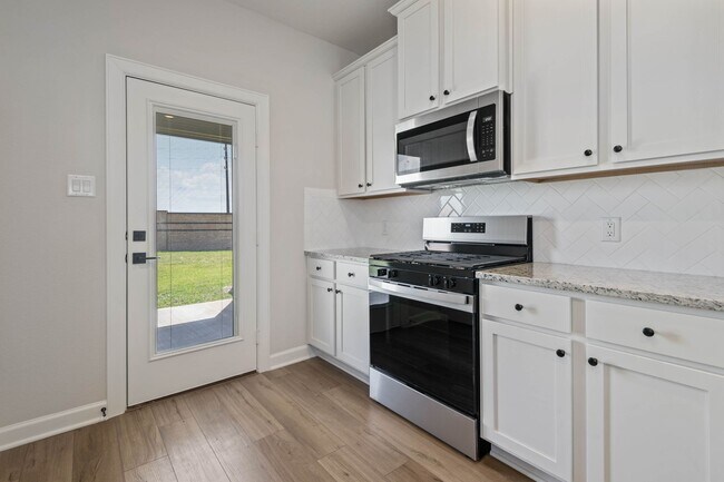 Foto del edificio - 1023 Whispering Winds Dr