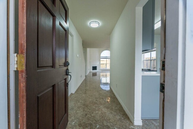 Building Photo - 8826 Fondren Village Dr