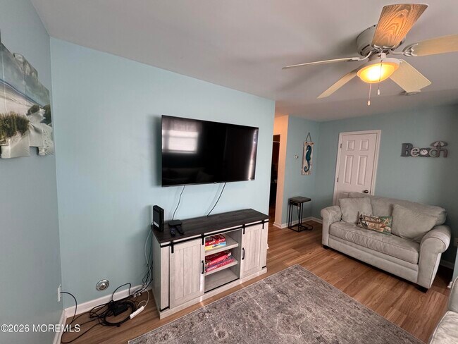 Foto del edificio - 270 Sherman Ave