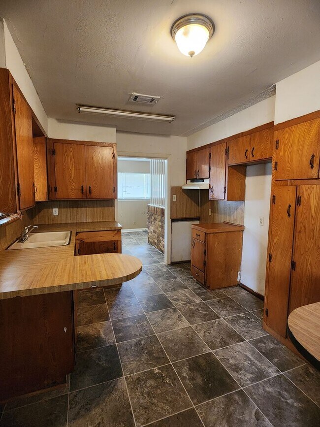 Foto del edificio - 638 Bringhurst Dr