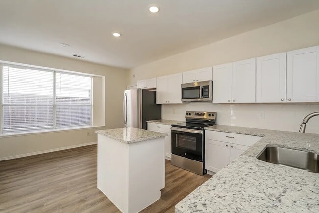 Foto del edificio - 837 Longleaf Dr