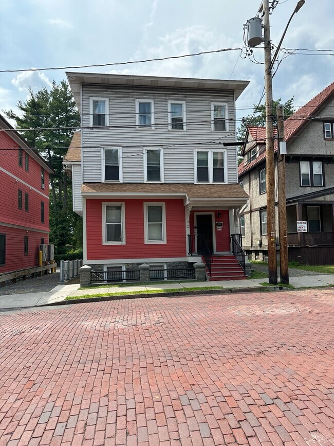 Building Photo - 408 Stewart Ave.