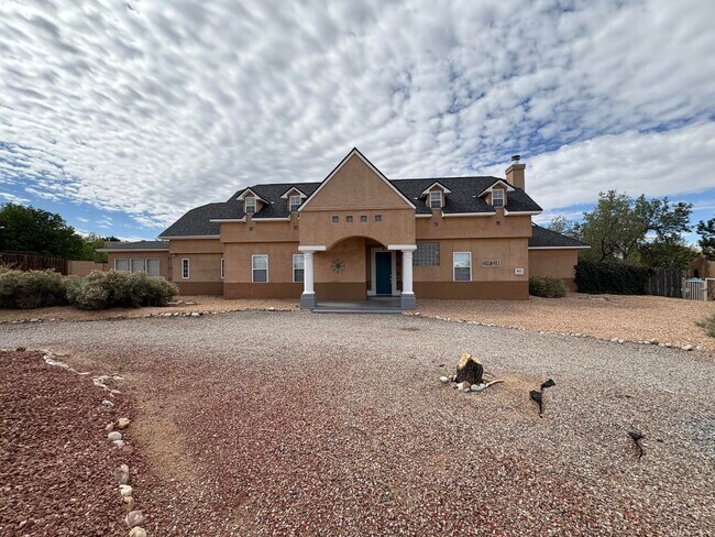 Foto del edificio - 8612 Eagle Rock Ave NE