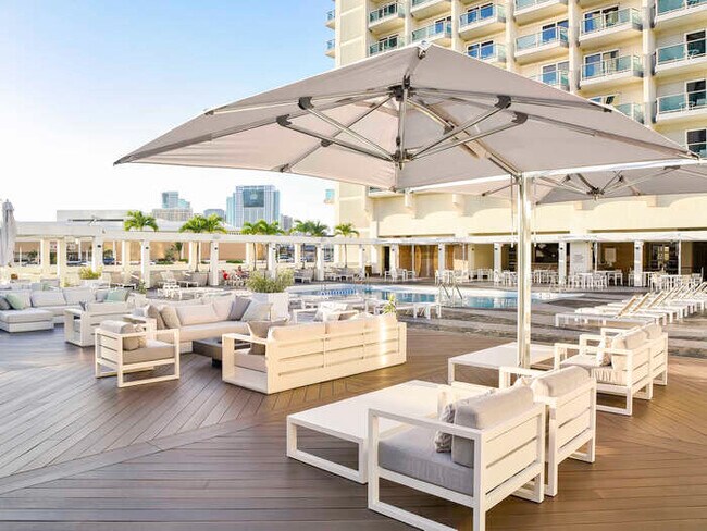 Building Photo - Ala Moana Beautiful Ocean View Studio 2324