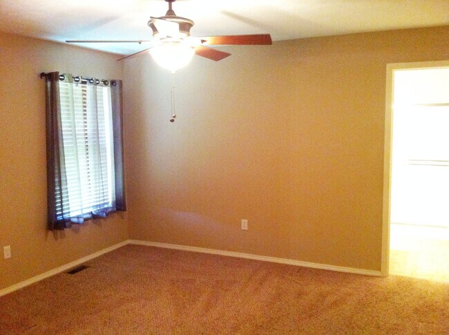 Foto del edificio - 5634 W Sugar Pine Dr