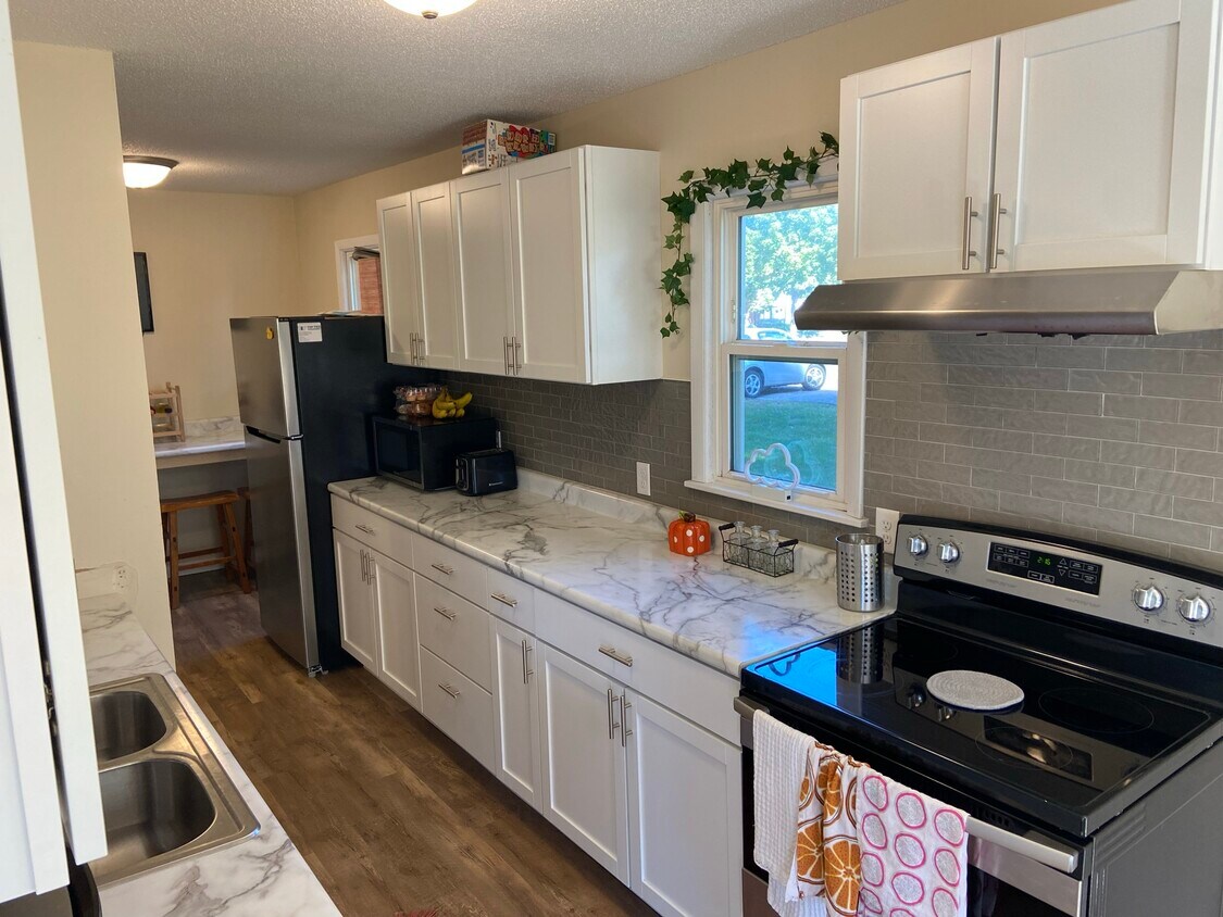 Foto principal - 2121 Marwood Dr