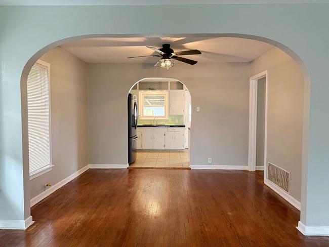 Building Photo - 419 Westhill Pl
