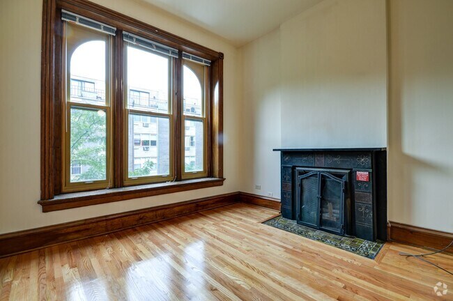 Building Photo - 2247 N Lincoln Ave